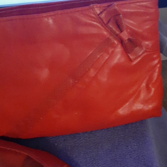 Set - Picture 2 of 4